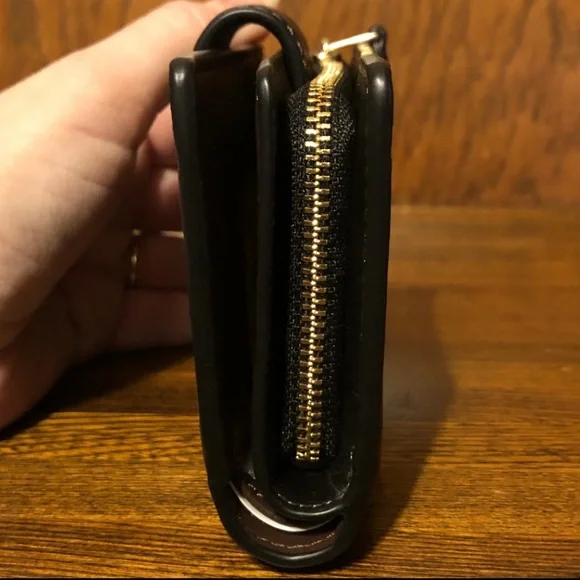 NWT-Coach-Medium Corner Zip Wallet-Floral Print/Roses🌹Black & Wine-$218 - Picture 3 of 11